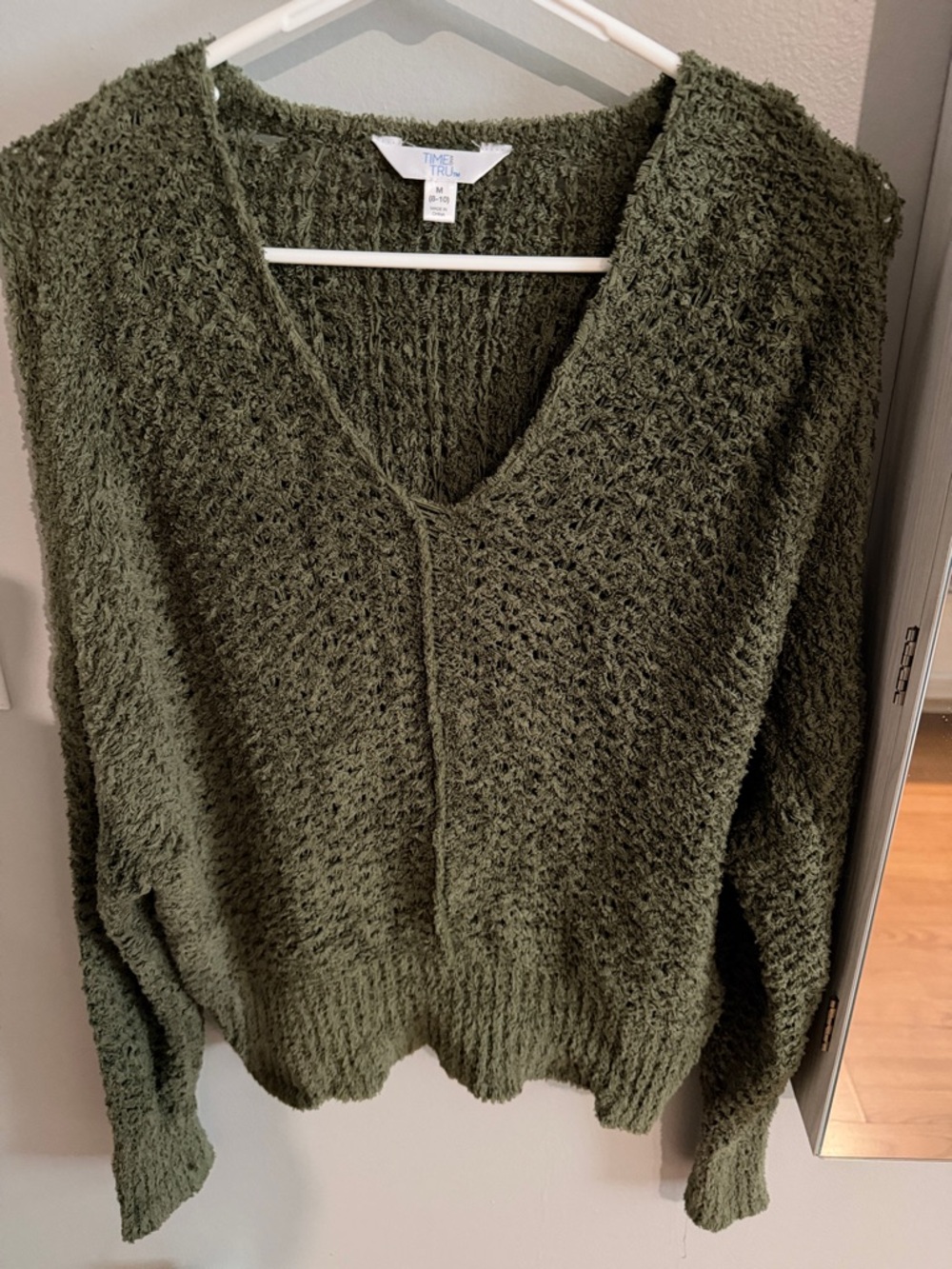 Time and Tru Deep Olive Green V-Neck Textured Sweater